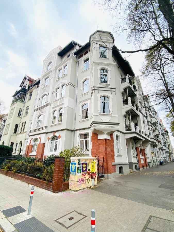 List 2 Bedroom Away From Hannover